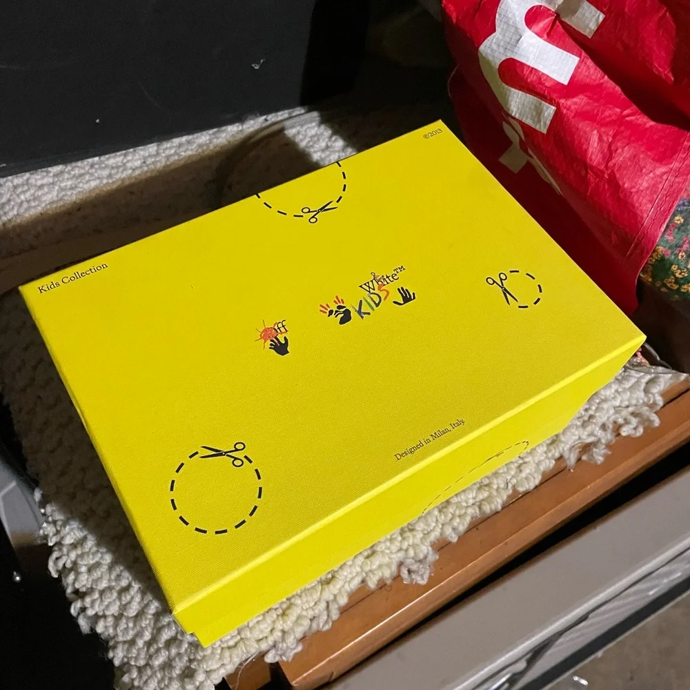 Off-white Sneakers - Picture 2 of 9